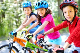 https://pixabay.com/fr/photos/v%C3%A9lo-enfants-cyclisme-passes-775799/