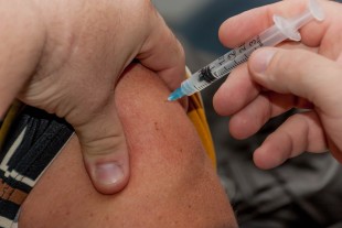 Verabreichung einer möglichen dritten Impfdosis