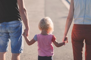 Ostbelgische Familien erhalten ab August gut 10 % mehr Kindergeld